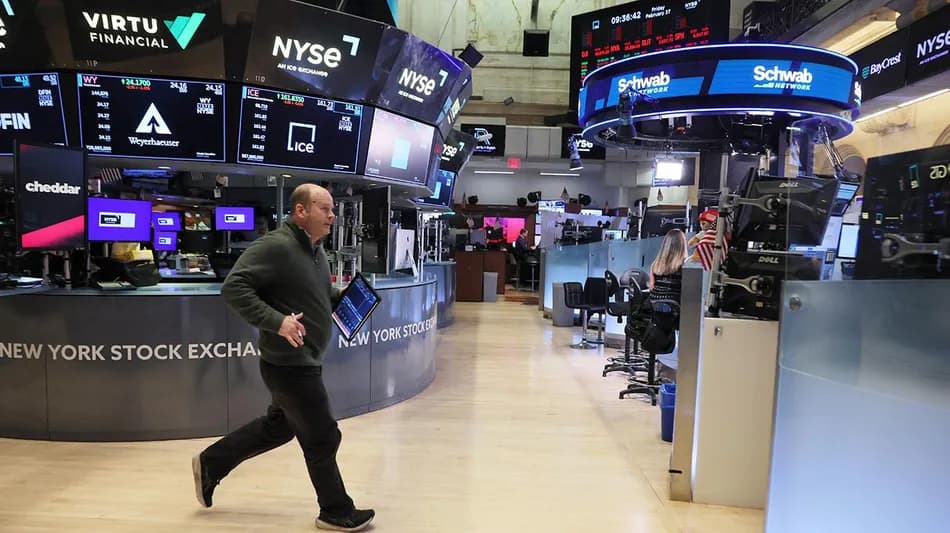 El riesgo país roza los 500 puntos y enciende una señal incómoda para el gobierno