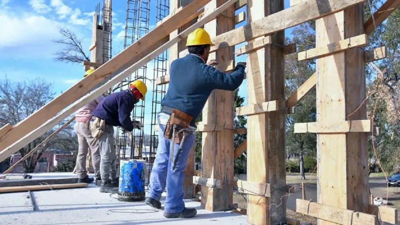 Presión para usar el fondo de respaldo del ANSES como salvavidas millonario para revivir la construcción