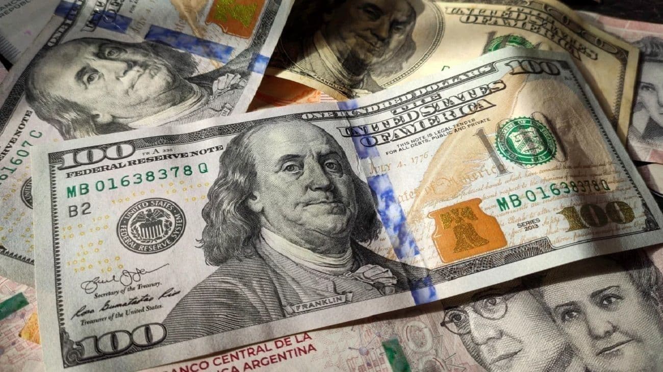 El dólar oficial cerró a $1.450 y alcanzó su valor máximo desde febrero: las razones del rebote según los especialistas