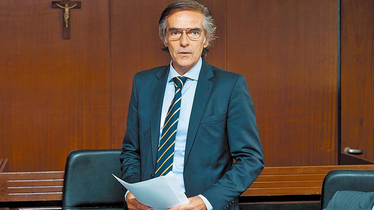 El camarista Hornos podría ser apartado de la presidencia de Casación por sus visitas a Macri