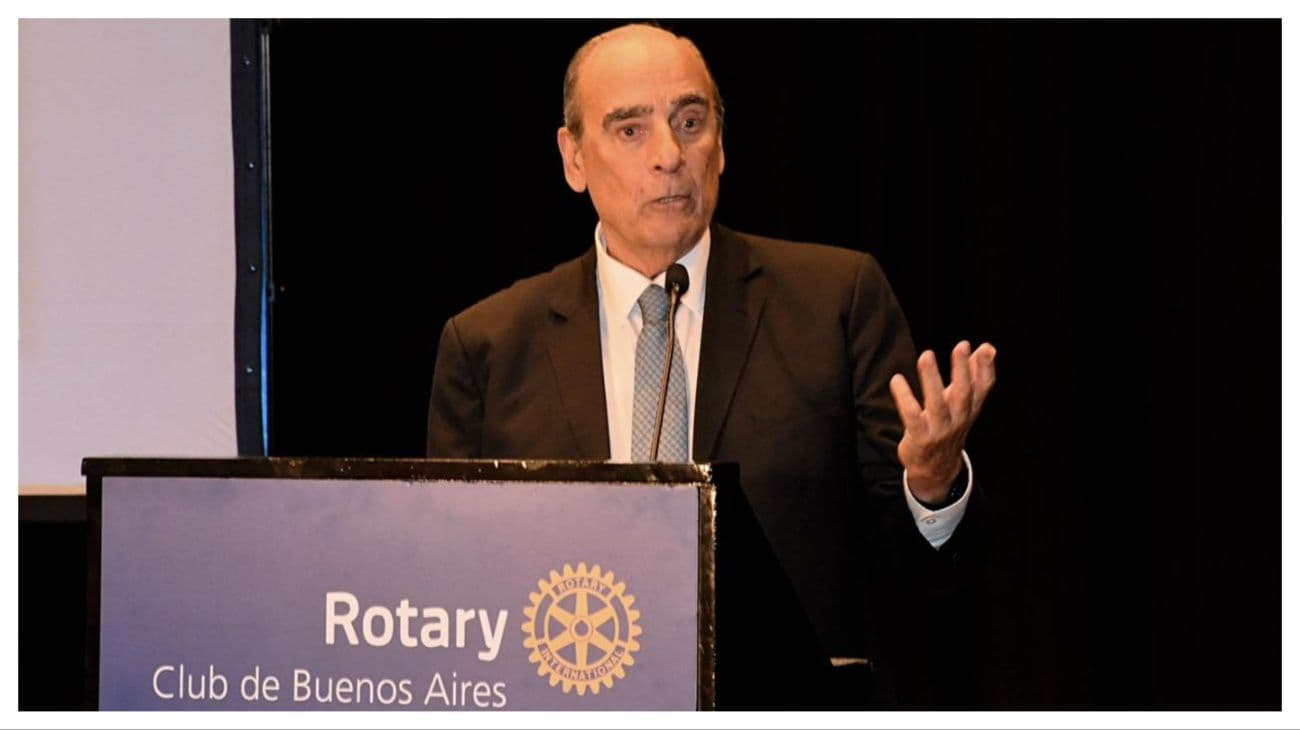 Francos respaldó el rumbo del gobierno de Milei y deslizó "internas" detrás de la permanencia de Adorni