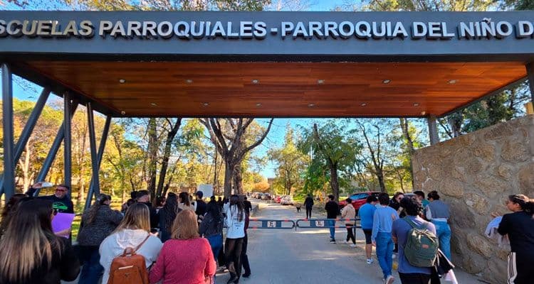 Abusos en jardín de Carlos Paz: el Arzobispado expuso al cura acusado y crece la presión sobre la fiscalía