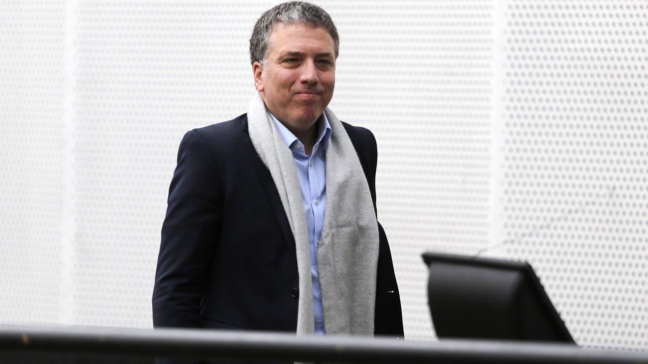 Dujovne sin filtro: más ajuste, el poder como ministro y la dolarización