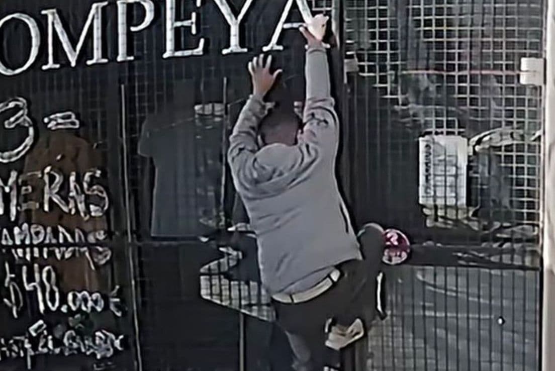 “Subió por las rejas y le apoyó un cuchillo en el pecho”: crece el miedo por robos en edificios de General Paz y Cofico