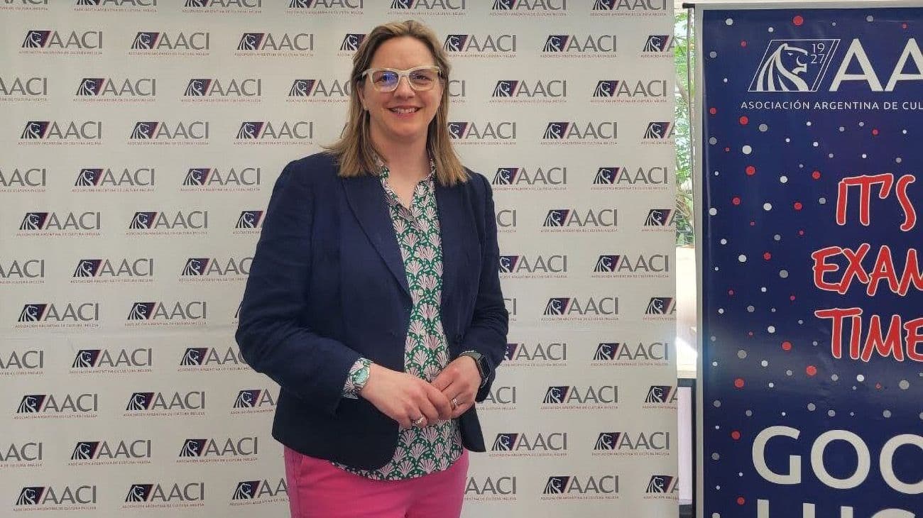 Francesca Woodward, Directora Ejecutiva de Cambridge English, visitó la AACI y dio su visión sobre la educación en la era digital