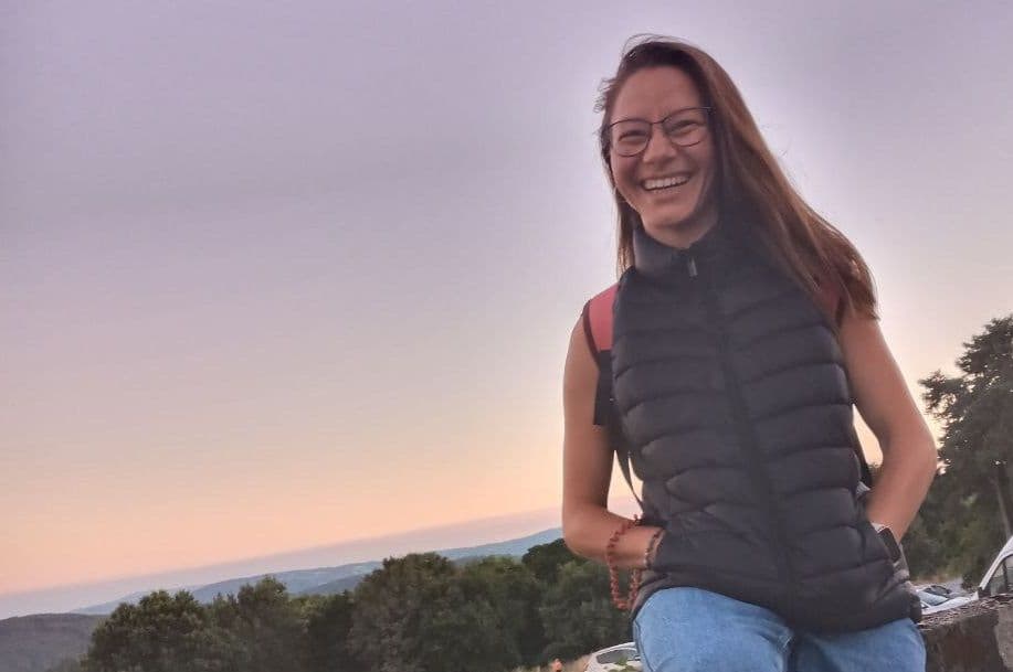 Victoria no se rinde: la historia de la joven ucraniana que emigró, regresó a su país y lucha por su tierra
