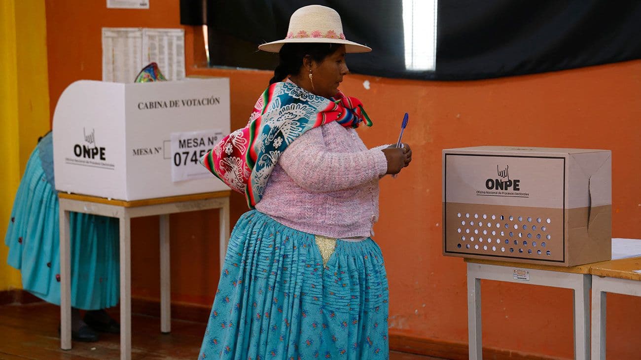 Votaciones extendidas en Perú: avanza el escrutinio parcial hacia una definición en segunda vuelta