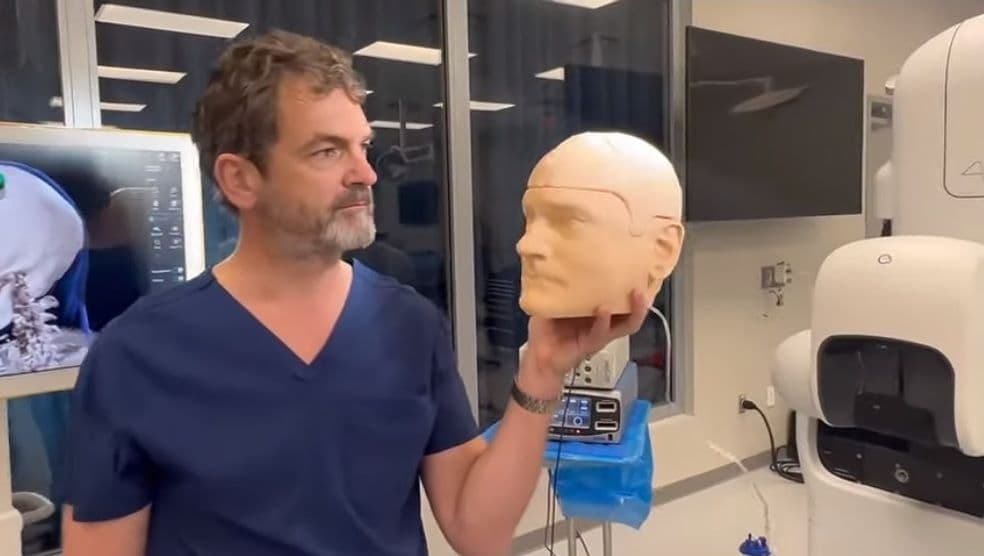 Antes de Musk y Neuralink: los sistemas de neuroestimulación que ya se usan en medicina