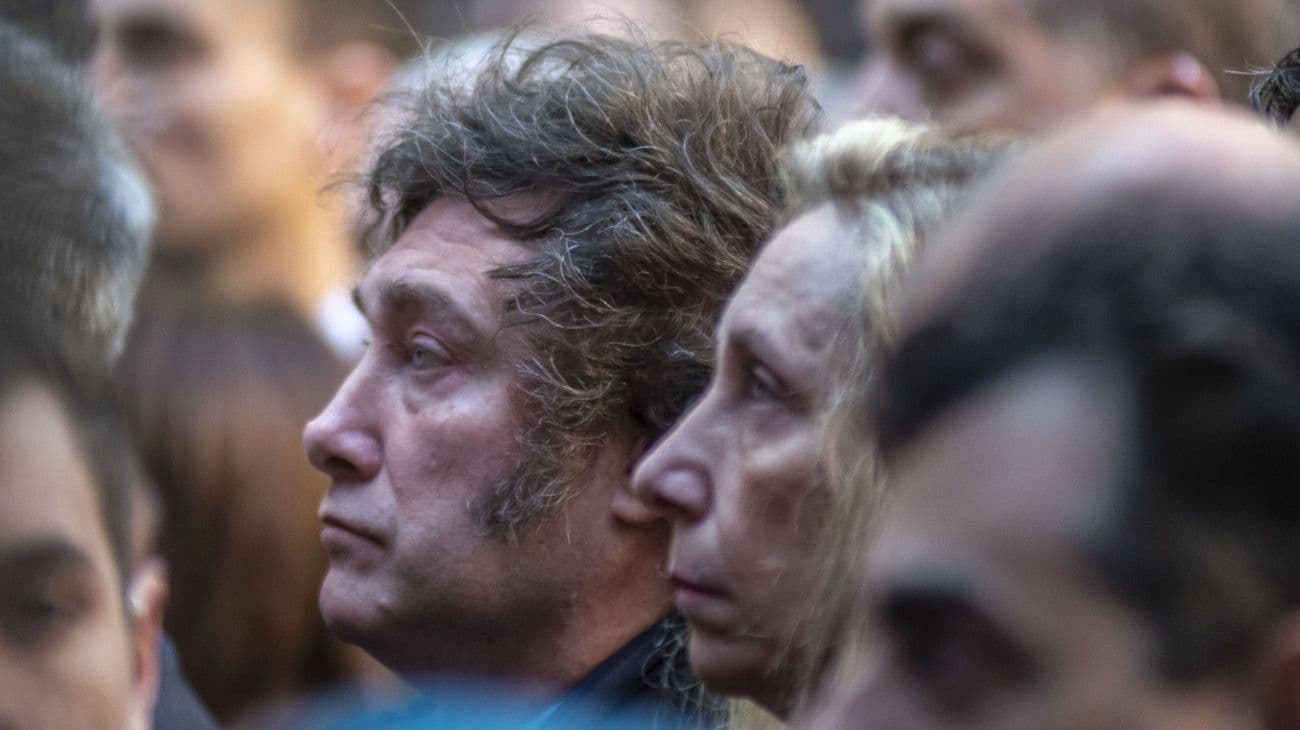 Encuesta: Javier Milei mantiene imagen positiva, pero su hermana Karina y varios de sus ministros quedan reprobados