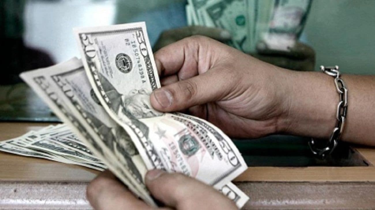 Tras la suba de tasas al 97%: un experto analiza qué hacer con el dólar