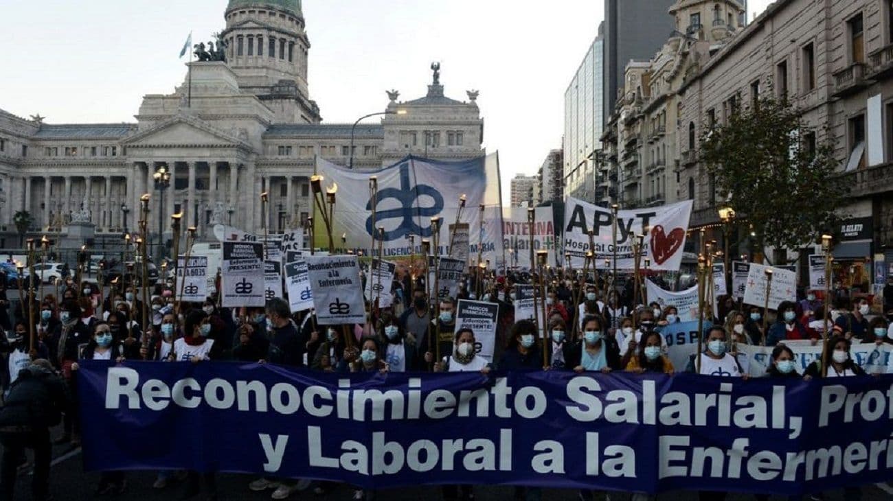 Marcha de enfermeros en CABA: "En la ciudad más rica del país estamos cobrando una miseria"